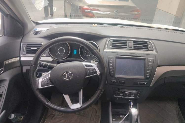 Used BAIC Senova X65 2015 2.0T automatic luxury version Steering Wheel