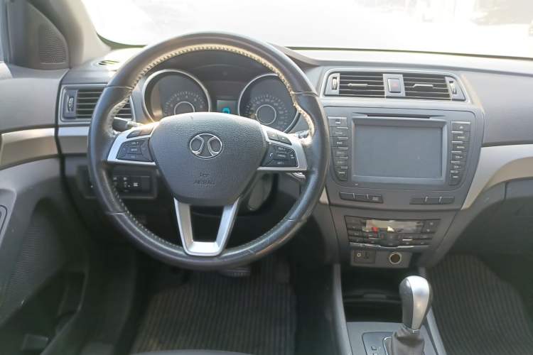 Used BAIC Senova X65 2015 2.0T Automatic Elite Model Steering Wheel