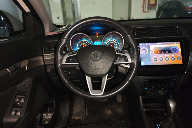 Used BAIC Senova X65 2015 2.0T Automatic Elite Model Steering Wheel