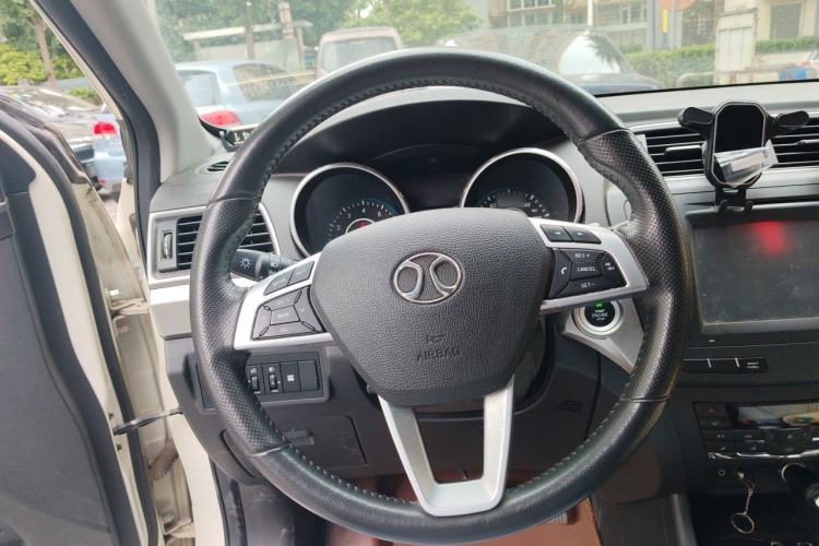 Used BAIC Senova X65 2015 2.0T Automatic Elite Model Steering Wheel