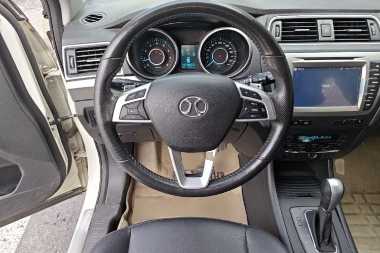 Used BAIC Senova X65 2015 2.0T automatic luxury version Steering Wheel