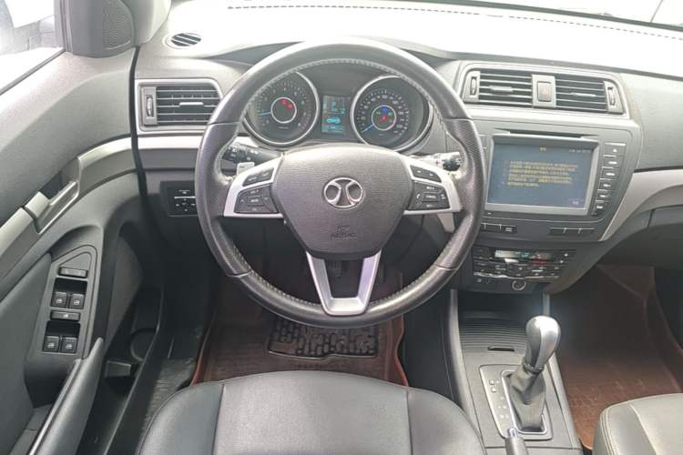 Used BAIC Senova X65 2015 2.0T Automatic Elite Model Steering Wheel