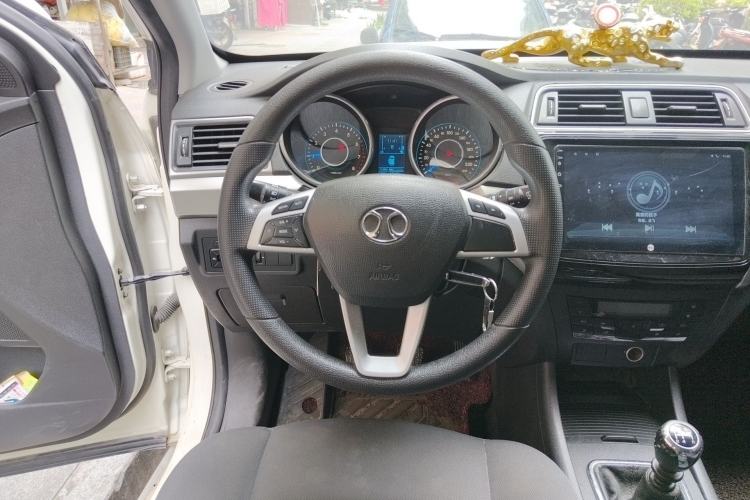 Used BAIC Senova X65 2015 2.0T manual Comfort trim level Steering Wheel