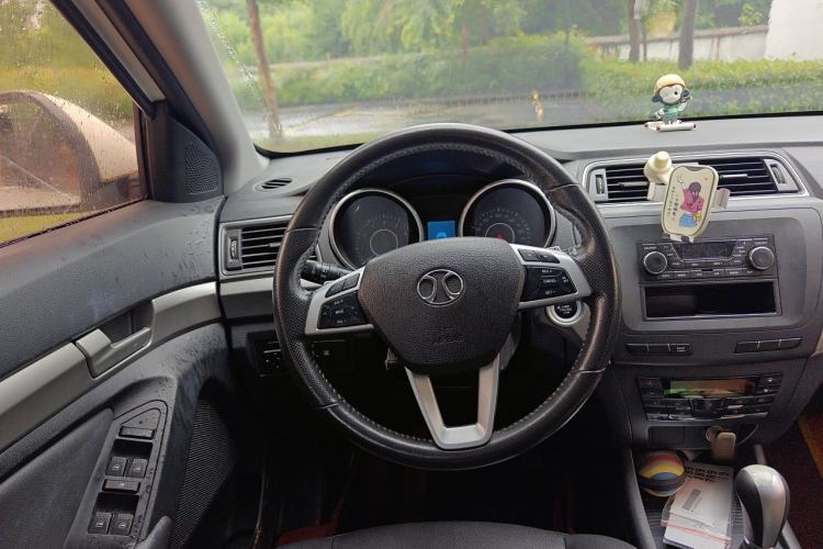Used BAIC Senova X65 2015 2.0T automatic comfort version Steering Wheel