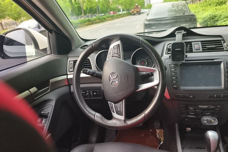 Used BAIC Senova X65 2015 2.0T Automatic Elite Model Steering Wheel