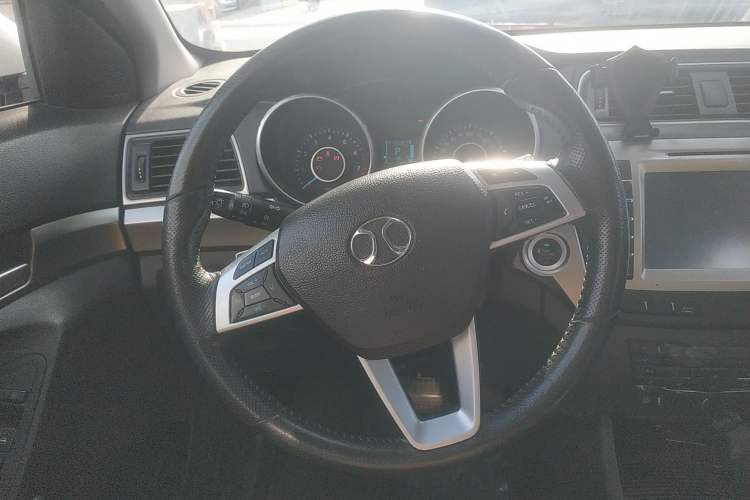 Used BAIC Senova X65 2015 2.0T Automatic Elite Model Steering Wheel