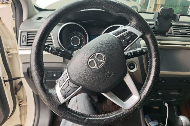Used BAIC Senova X65 2015 2.0T automatic luxury version Steering Wheel