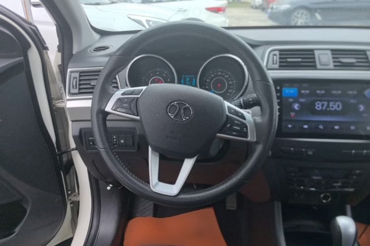 Used BAIC Senova X65 2015 2.0T Automatic Elite Model Steering Wheel