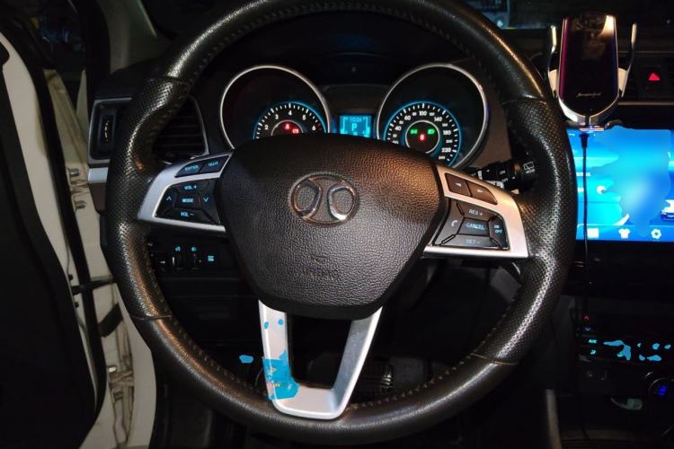 Used BAIC Senova X65 2015 2.0T Automatic Elite Model Steering Wheel