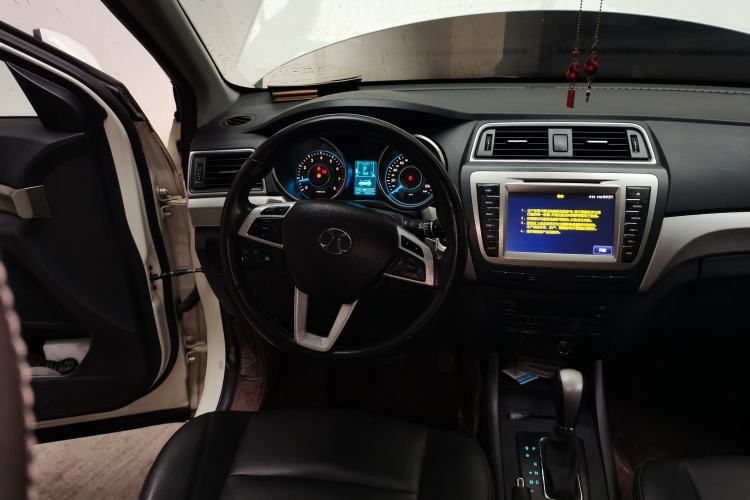 Used BAIC Senova X65 2015 2.0T Automatic Elite Model Steering Wheel