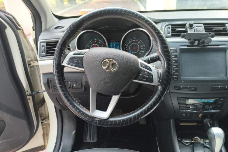 Used BAIC Senova X65 2015 2.0T Automatic Elite Model Steering Wheel