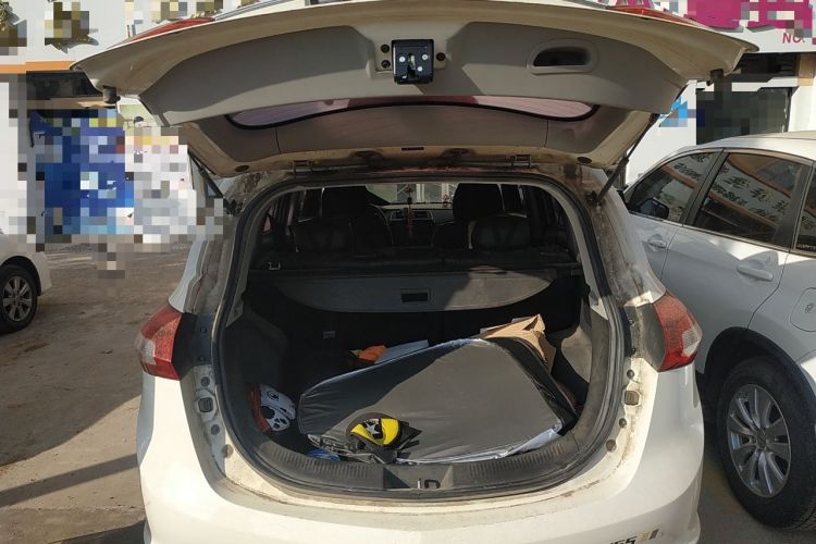 Used BAIC Senova X65 2015 2.0T manual Comfort trim level Trunk