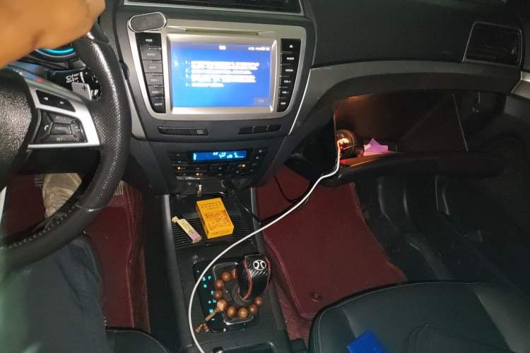 Used BAIC Senova X65 2015 2.0T Automatic Elite Model Audio And AC Panel