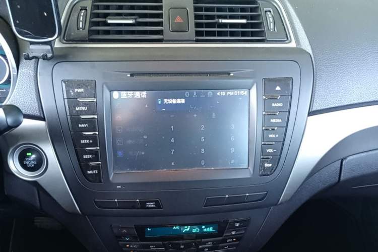 Used BAIC Senova X65 2015 2.0T Automatic Elite Model Audio And AC Panel