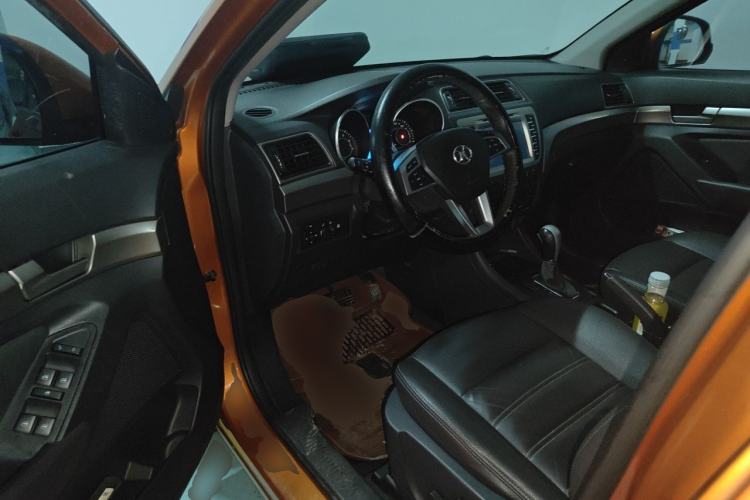 Used BAIC Senova X65 2015 2.0T Automatic Elite Model Driver Seat