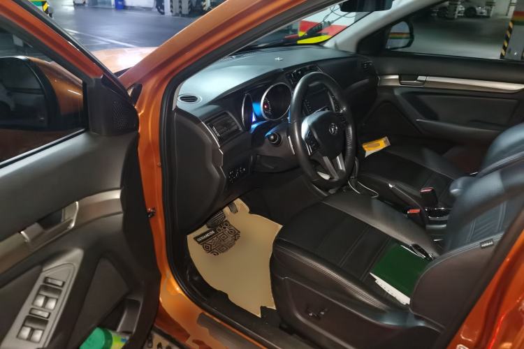 Used BAIC Senova X65 2015 2.0T Automatic Elite Model Driver Seat