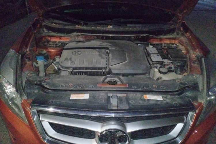 Used BAIC Senova X65 2015 2.0T Automatic Elite Model Engine Bay