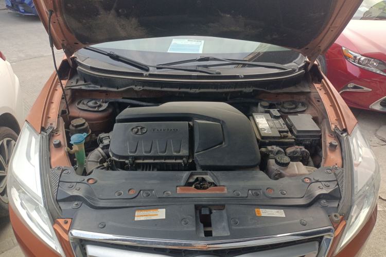 Used BAIC Senova X65 2015 2.0T Automatic Elite Model Engine Bay