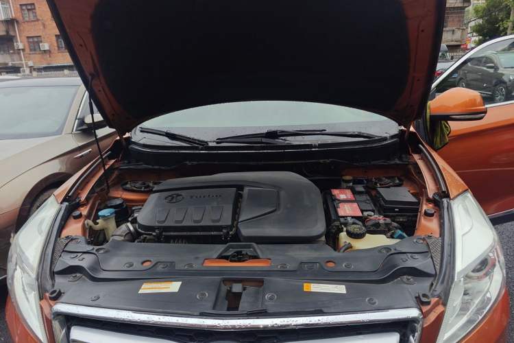 Used BAIC Senova X65 2015 2.0T Automatic Elite Model Engine Bay