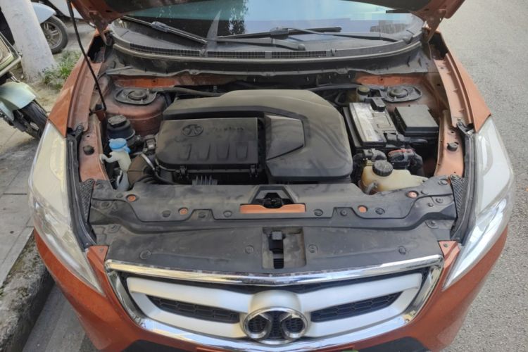 Used BAIC Senova X65 2015 2.0T Manual Elite Edition Engine Bay