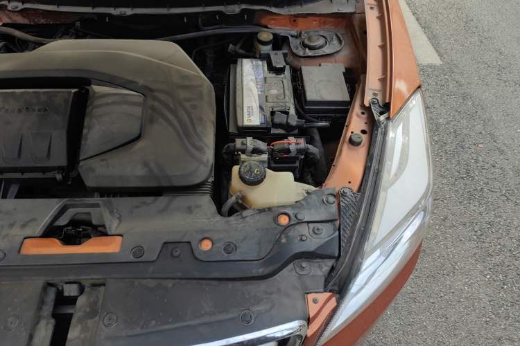 Used BAIC Senova X65 2015 2.0T Manual Elite Edition Engine Bay Left