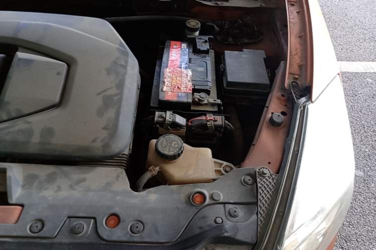 Used BAIC Senova X65 2015 2.0T Automatic Elite Model Engine Bay Left