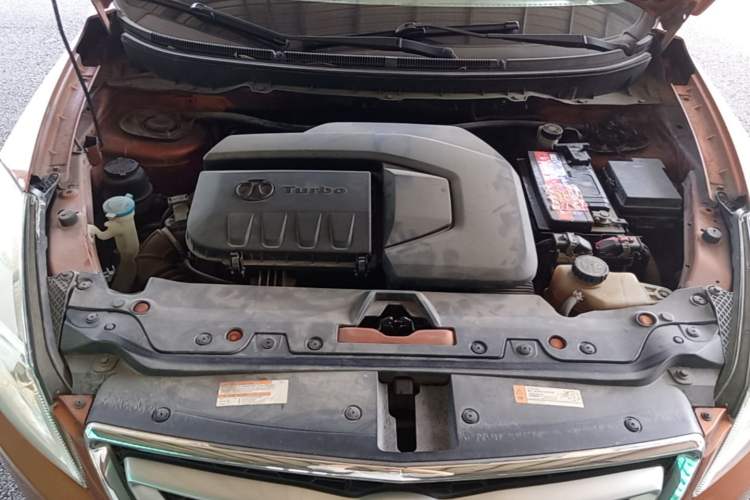 Used BAIC Senova X65 2015 2.0T Automatic Elite Model Engine Bay