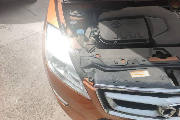 Used BAIC Senova X65 2015 2.0T Automatic Elite Model Engine Bay Right