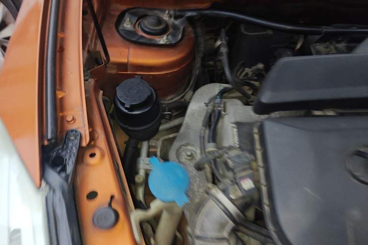 Used BAIC Senova X65 2015 2.0T Automatic Elite Model Engine Bay Right