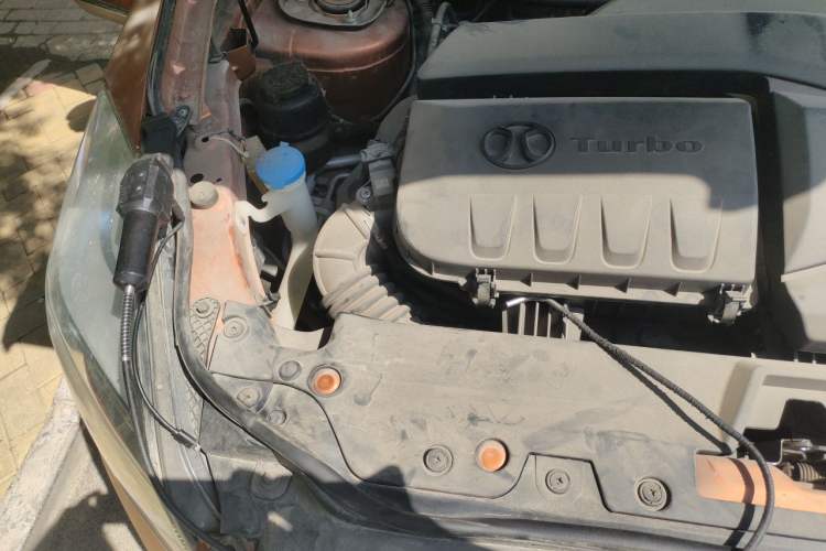 Used BAIC Senova X65 2015 2.0T Automatic Elite Model Engine Bay Right