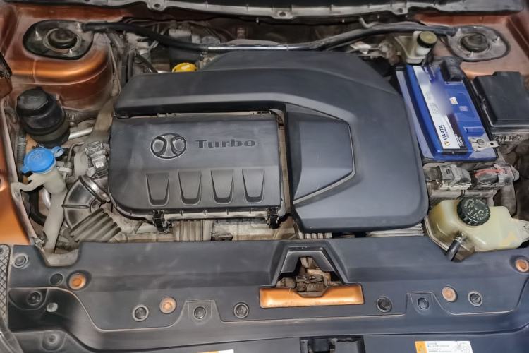 Used BAIC Senova X65 2015 2.0T Automatic Elite Model Engine Bay