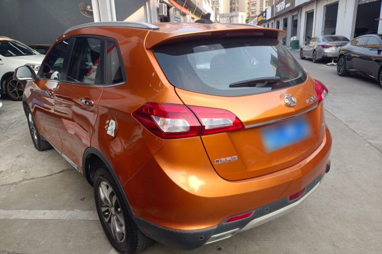 Used BAIC Senova X65 2015 2.0T Automatic Elite Model Exterior 2