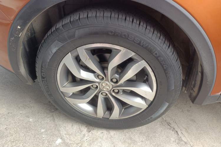 Used BAIC Senova X65 2015 2.0T Automatic Elite Model Exterior 4