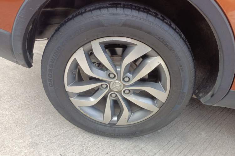 Used BAIC Senova X65 2015 2.0T Automatic Elite Model Exterior 5