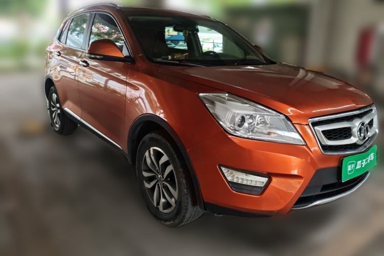 Used BAIC Senova X65 2015 2.0T Automatic Elite Model Front Right 45 Deg