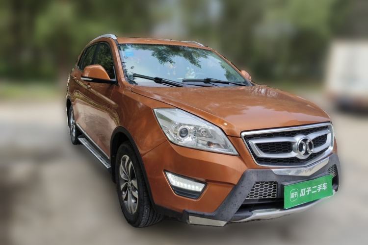 Used BAIC Senova X65 2015 2.0T Automatic Elite Model Front Right 45 Deg