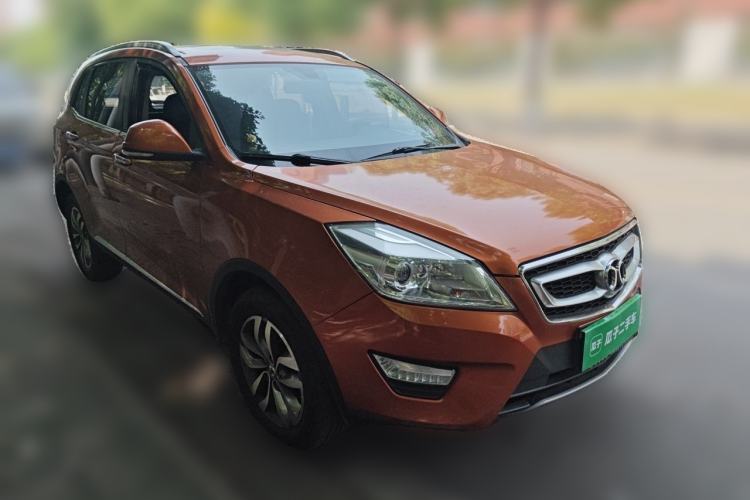 Used BAIC Senova X65 2015 2.0T Automatic Elite Model Front Right 45 Deg