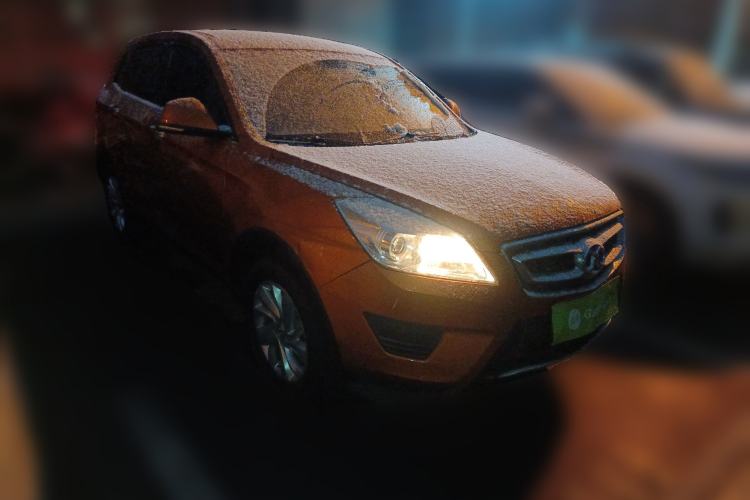 Used BAIC Senova X65 2015 2.0T manual Comfort trim level Front Right 45 Deg