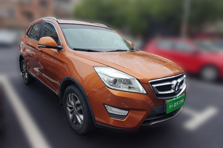 Used BAIC Senova X65 2015 2.0T Automatic Elite Model Front Right 45 Deg