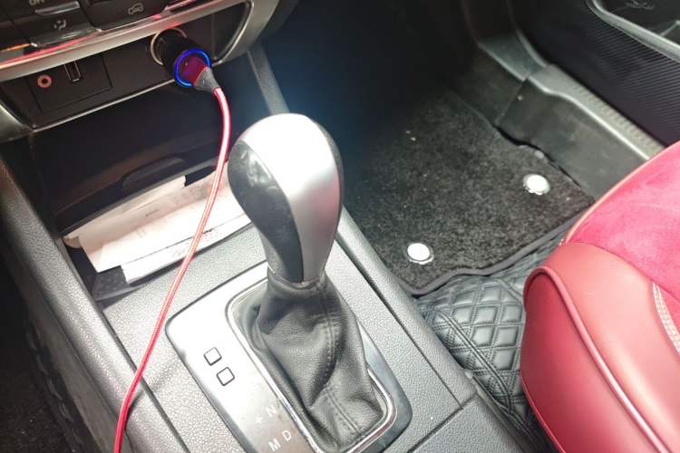 Used BAIC Senova X65 2015 2.0T Automatic Elite Model Gear Lever
