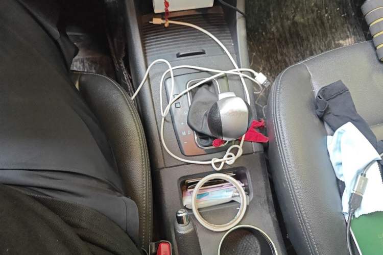 Used BAIC Senova X65 2015 2.0T Automatic Elite Model Gear Lever