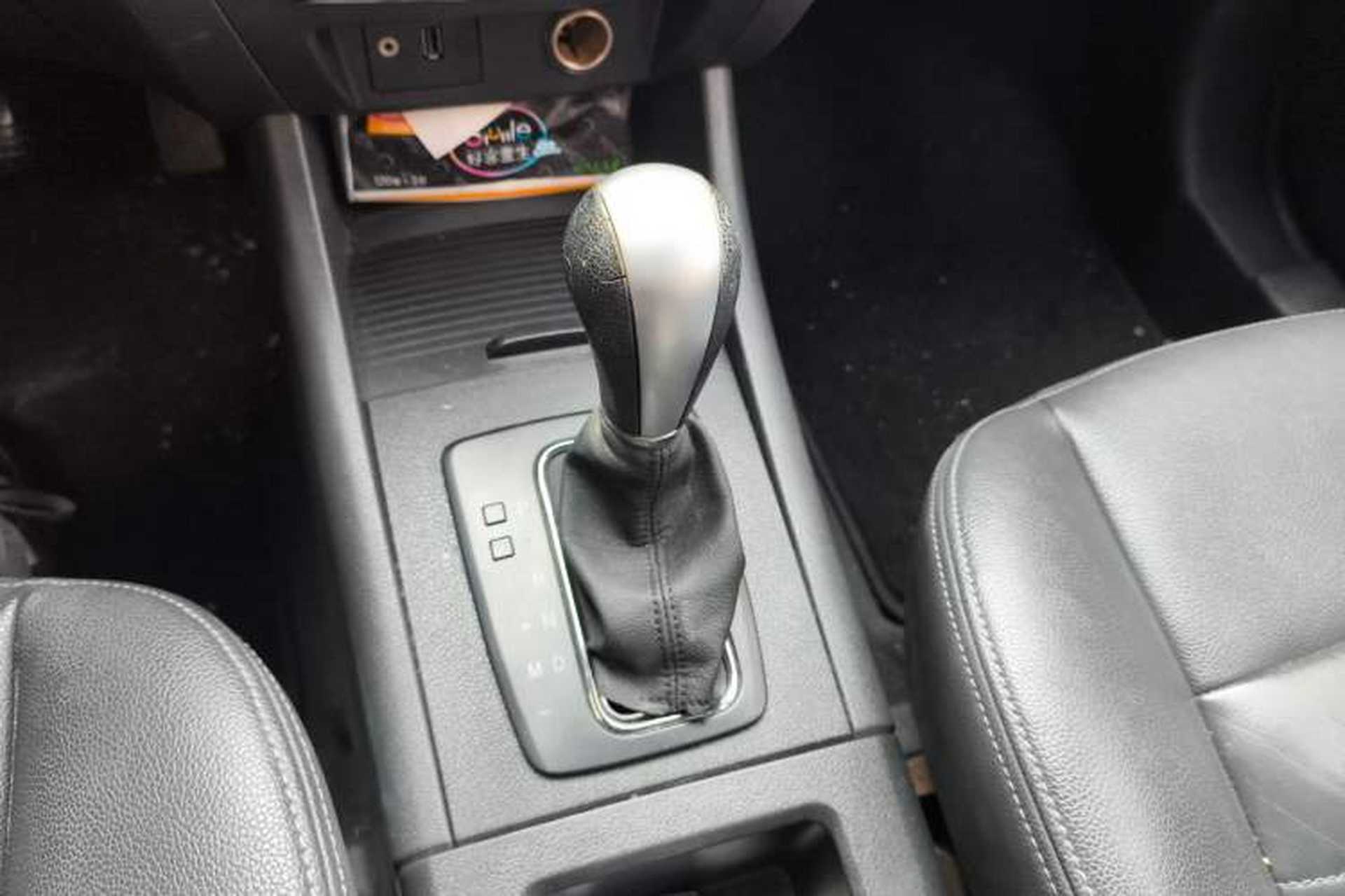Used BAIC Senova X65 2015 2.0T Automatic Elite Model Gear Lever