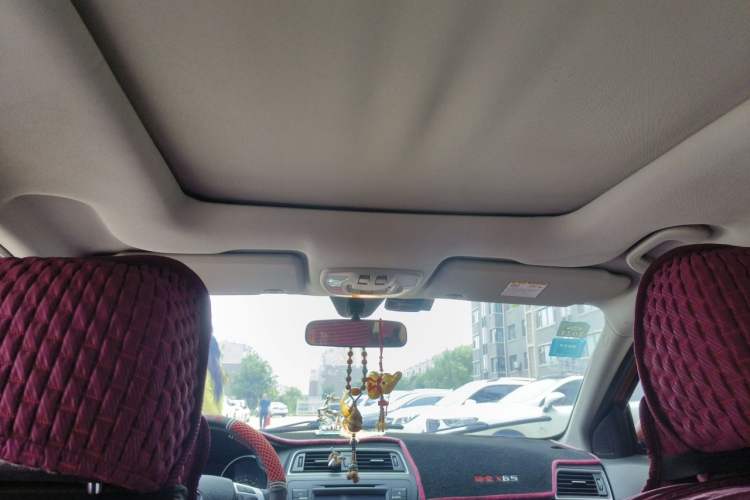 Used BAIC Senova X65 2015 2.0T Automatic Elite Model Headliner