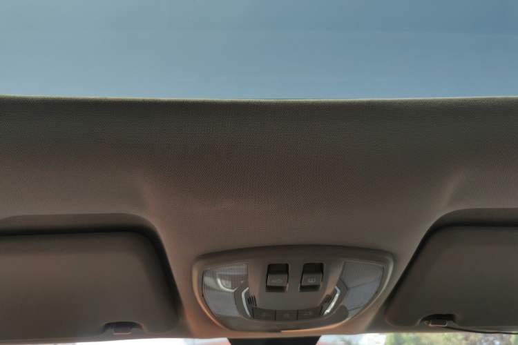 Used BAIC Senova X65 2015 2.0T Automatic Elite Model Headliner