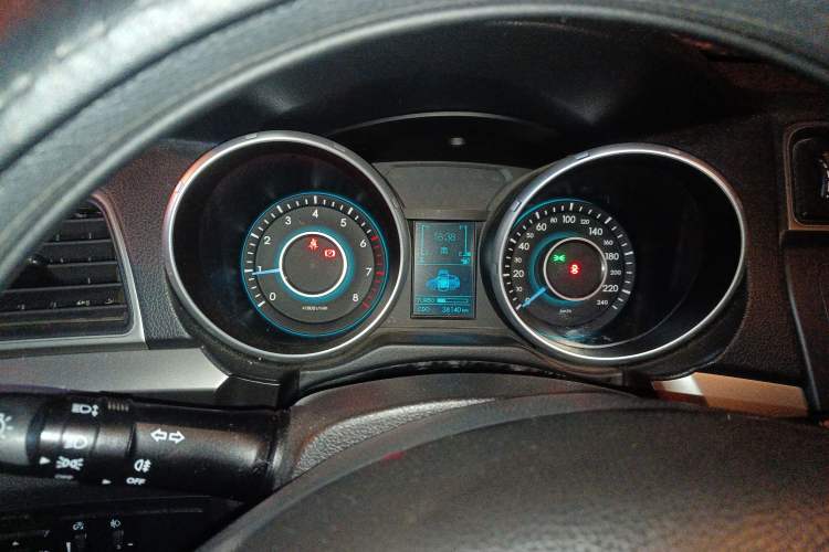 Used BAIC Senova X65 2015 2.0T manual Comfort trim level Instrument Cluster