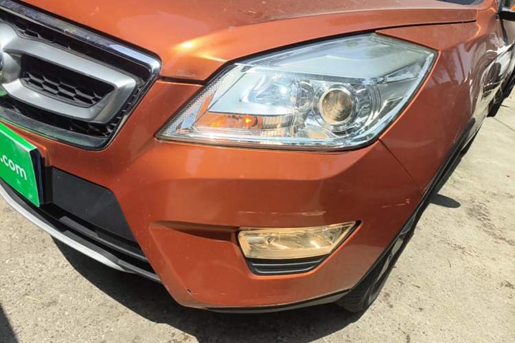 Used BAIC Senova X65 2015 2.0T automatic comfort version Left Front Headlight