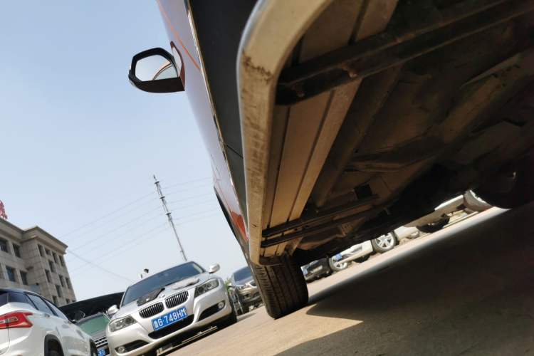 Used BAIC Senova X65 2015 2.0T Automatic Elite Model Left Side Sill