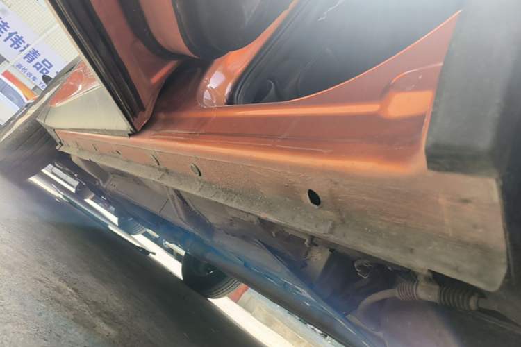 Used BAIC Senova X65 2015 2.0T automatic comfort version Left Side Sill