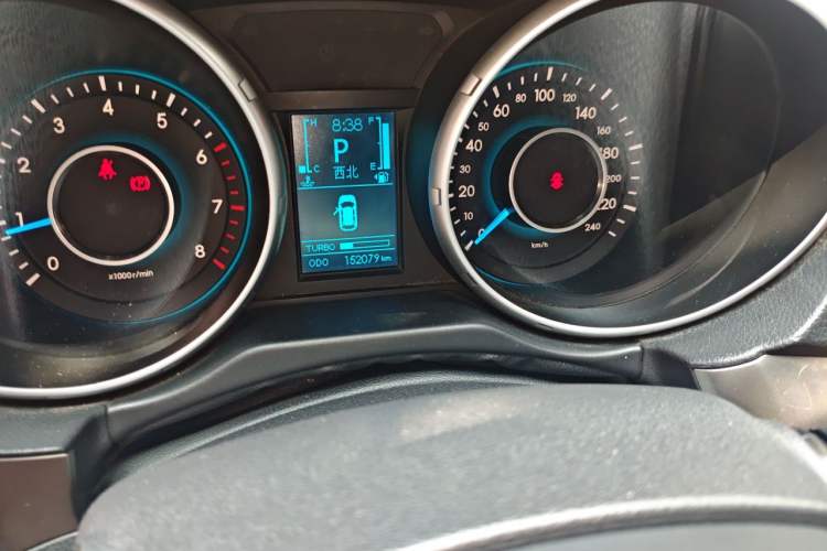 Used BAIC Senova X65 2015 2.0T Automatic Elite Model Odometer Close Up