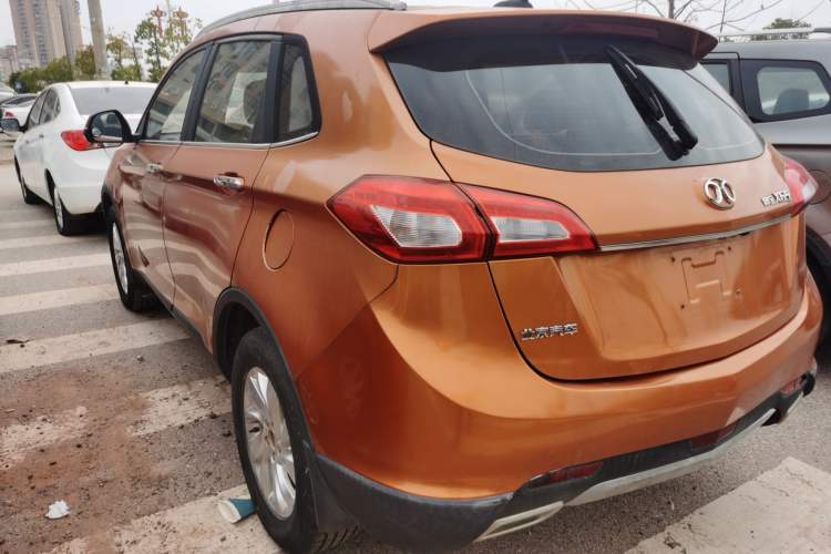 Used BAIC Senova X65 2015 2.0T manual Comfort trim level Rear Left 45 Deg